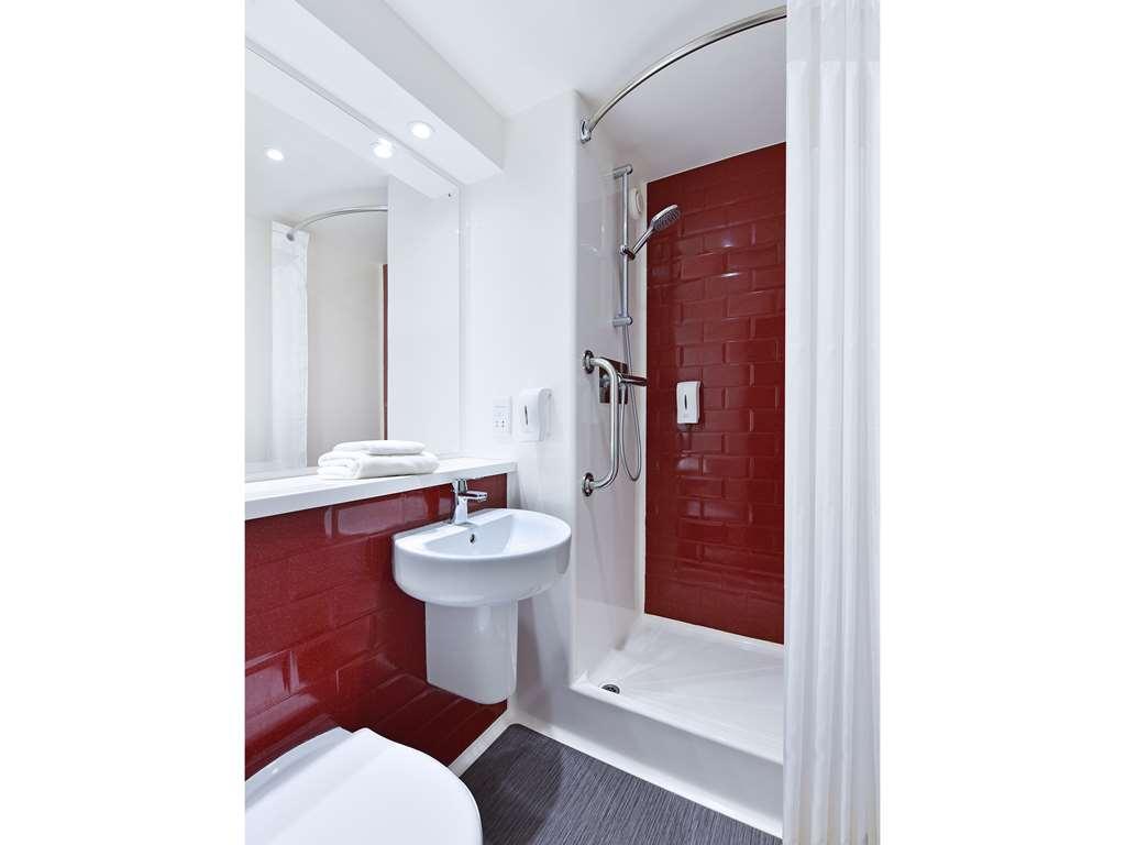 Travelodge Northwich Lostock Gralam 客房 照片