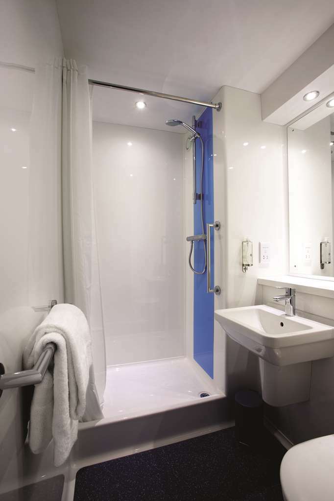 Travelodge Northwich Lostock Gralam 客房 照片